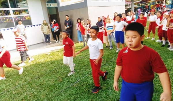 SD DAN SMP PARAMOUNT SCHOOL MERIAHKAN HUT RI KE-80 DENGAN BERBAGAI LOMBA 